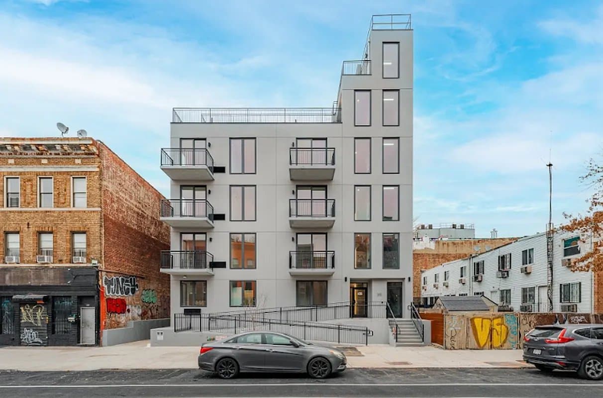 2 bed apartment at 435 Central Avenue, Unit 4B, Bushwick, photo 8 of 8