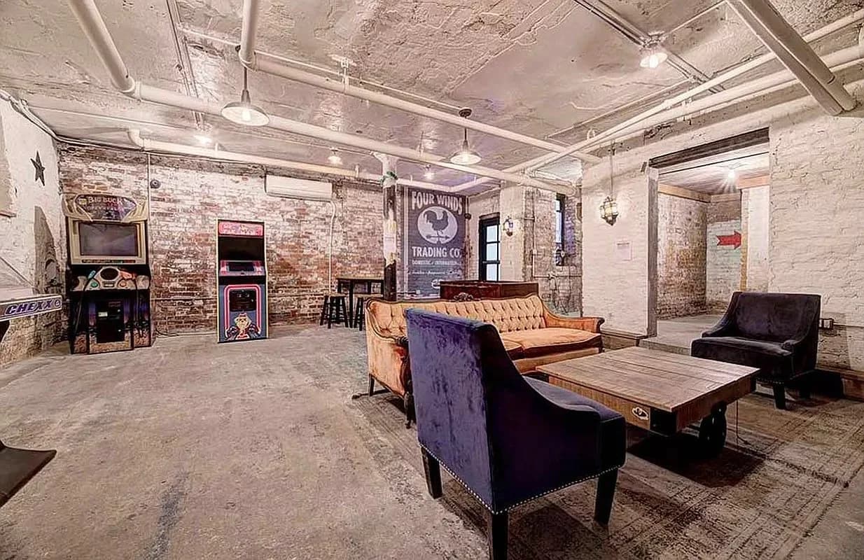 2 bed apartment at 207 Madison Street, Unit 14, Chinatown, photo 7 of 9