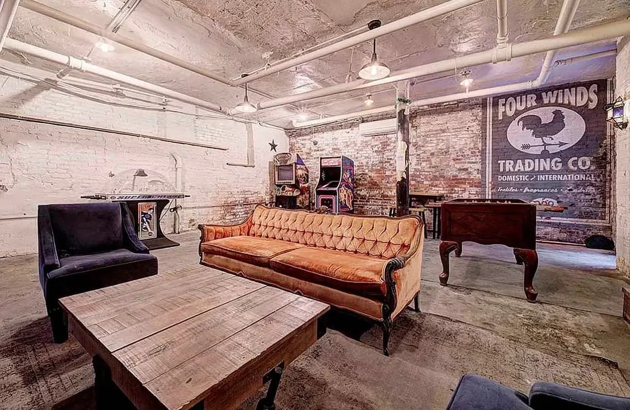2 bed apartment at 207 Madison Street, Unit 14, Chinatown, photo 8 of 9