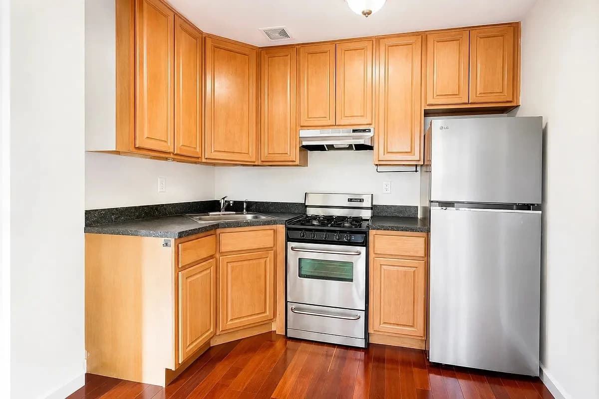 122 Boerum Street, photo 3