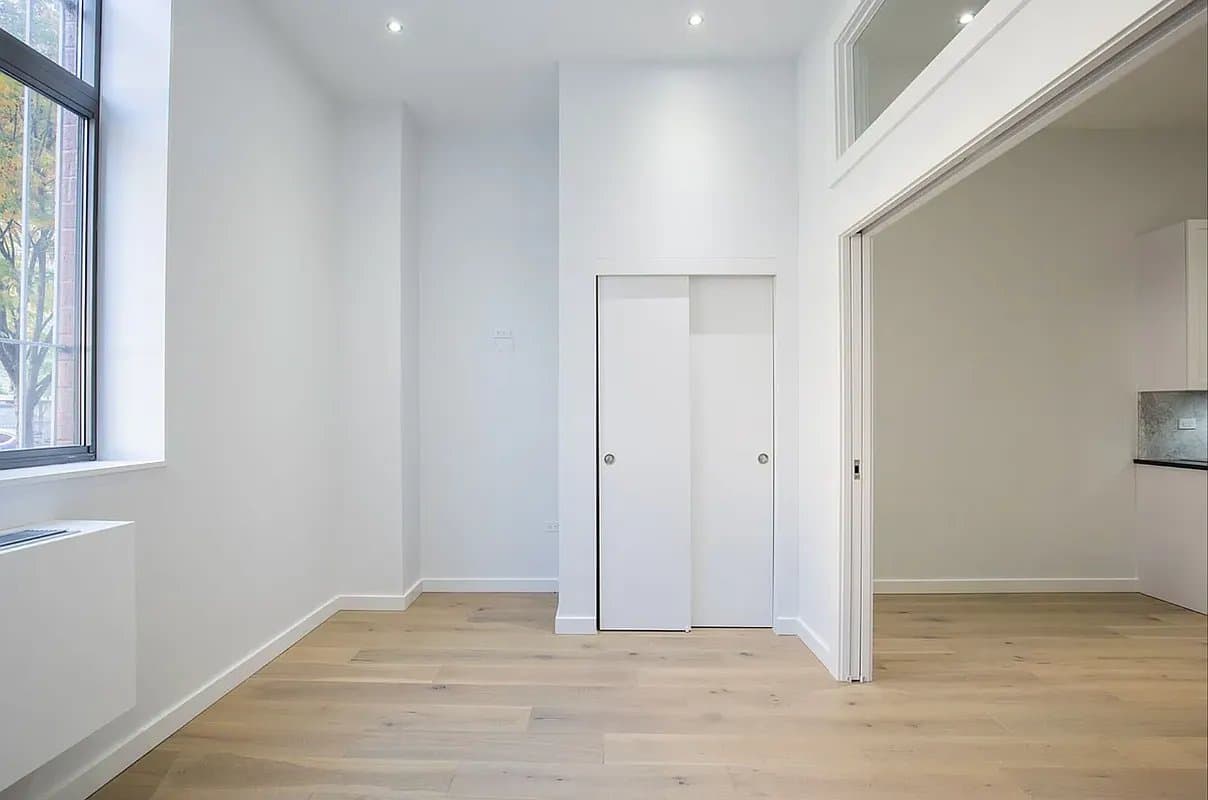 3 bed apartment at 10 Rutgers Street, Unit 1C, Chinatown, photo 2 of 17