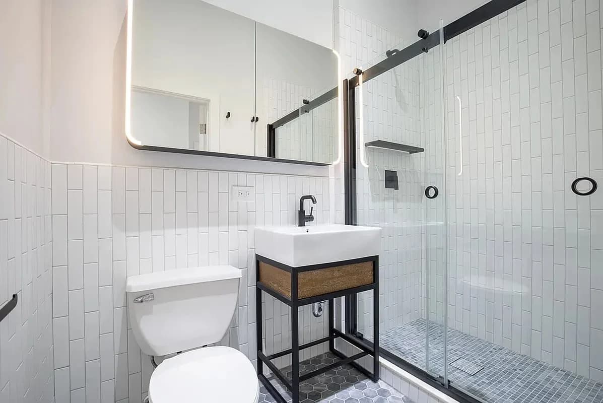 3 bed apartment at 10 Rutgers Street, Unit 1C, Chinatown, photo 9 of 17