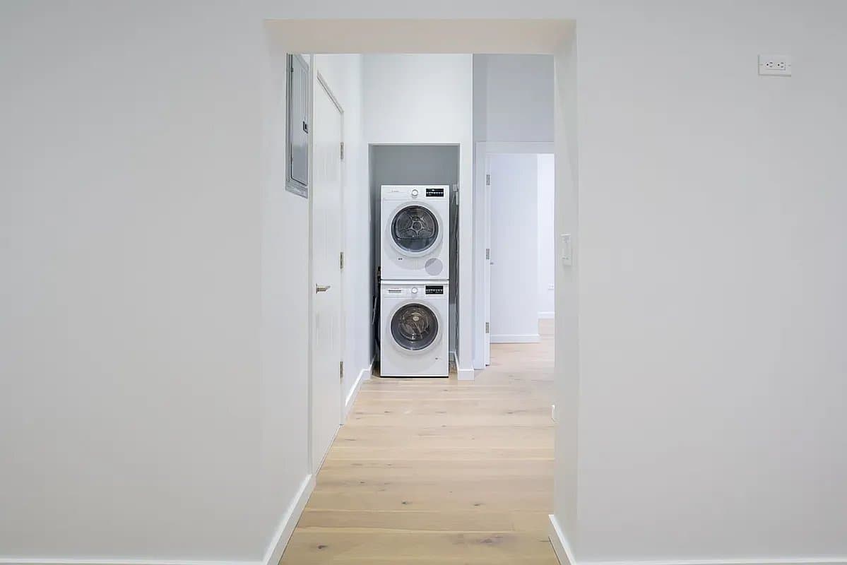 3 bed apartment at 10 Rutgers Street, Unit 1C, Chinatown, photo 6 of 17