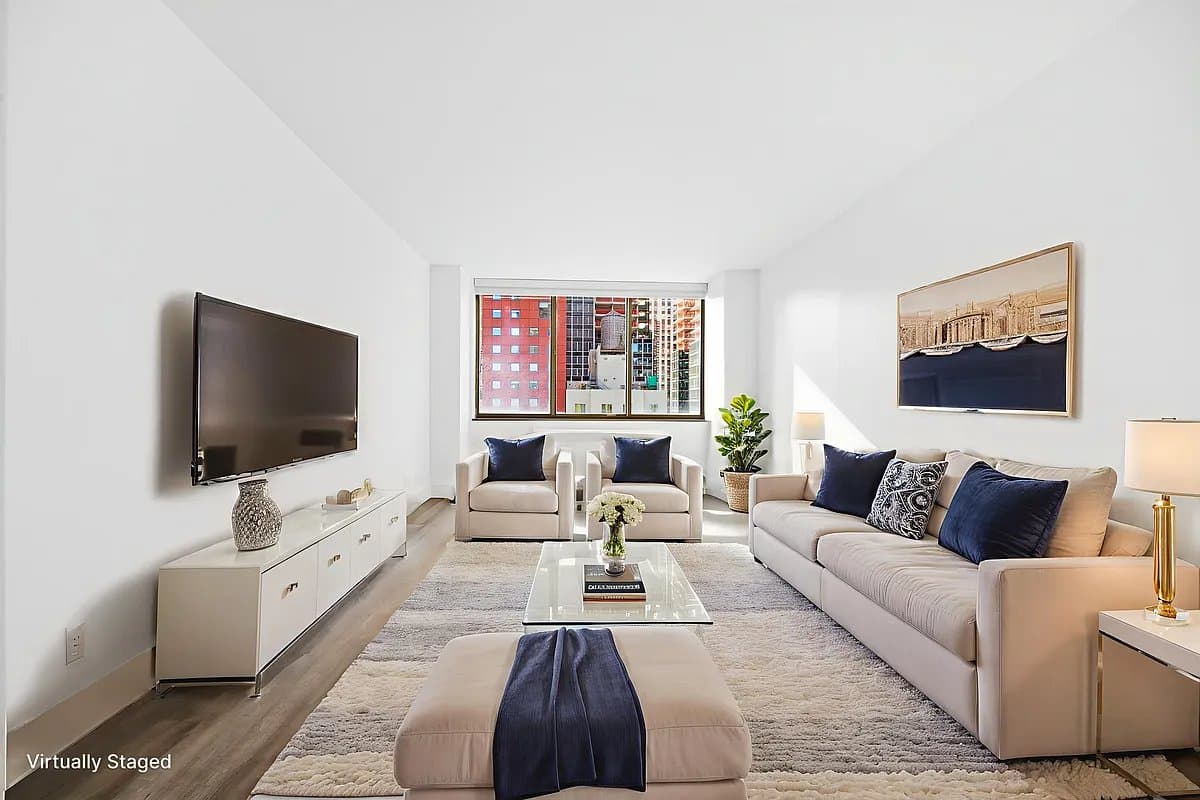 1 bed apartment at 245 East 44th Street, Unit 24C, Midtown East, photo 1 of 7