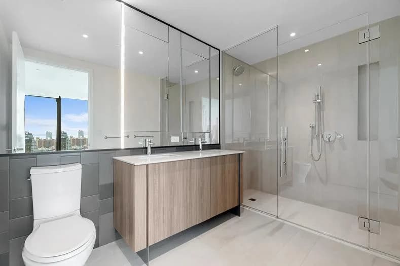 2 bed apartment at 171 Chrystie Street, Unit 14B, Lower East Side, photo 6 of 21