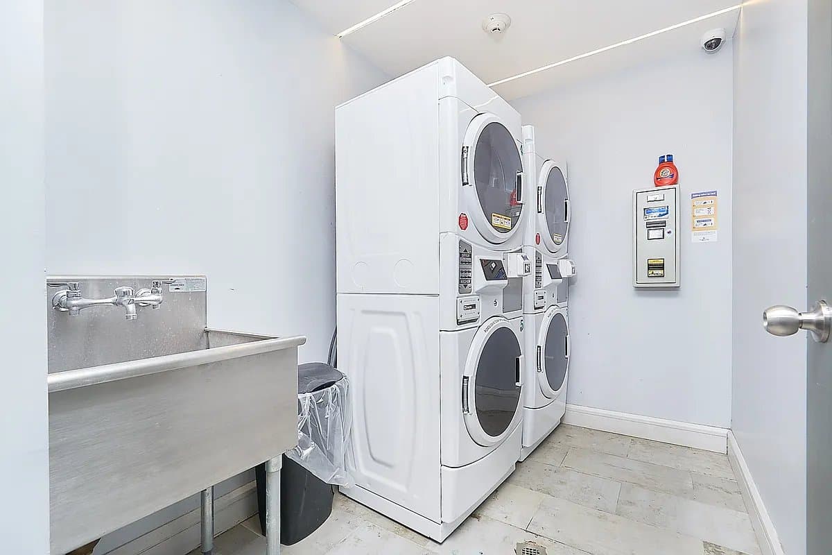 1 bed apartment at 56 Frost Street, Unit 1F, Williamsburg, photo 7 of 9