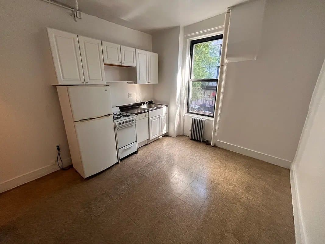 503 West 45th Street, photo 4