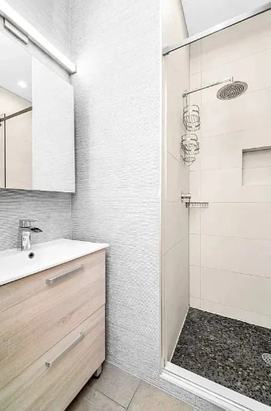 4 bed apartment at 356 West 21st Street, Unit 3, Chelsea, photo 8 of 10