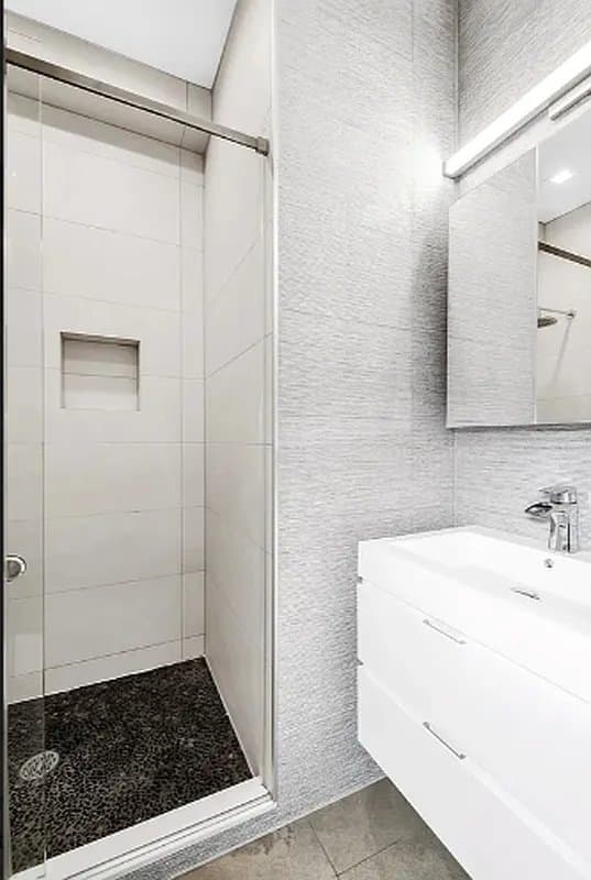 4 bed apartment at 356 West 21st Street, Unit 3, Chelsea, photo 9 of 10