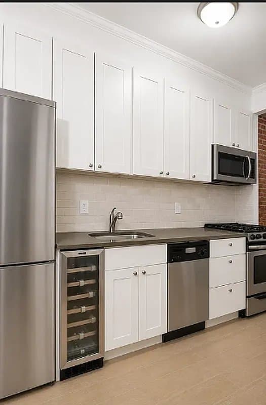 4 bed apartment at 356 West 21st Street, Unit 3, Chelsea, photo 10 of 10