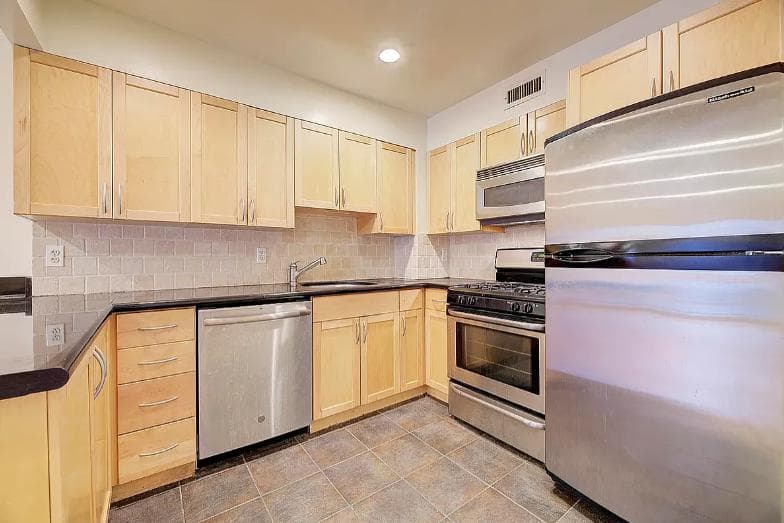 2 bed apartment at 143 Mulberry Street, Unit 5B, Little Italy, photo 7 of 8