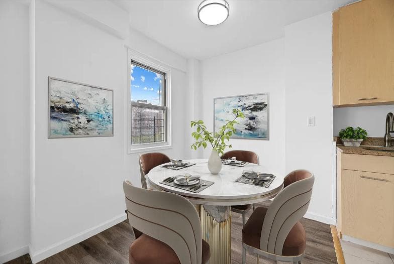 2300 Fifth Avenue, photo 2