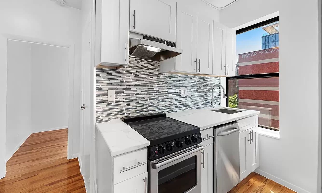 3 bed apartment at 122 Norfolk Street, Unit 17, Lower East Side, photo 2 of 7