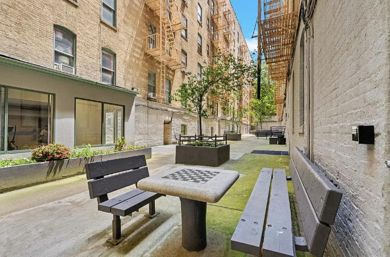 Studio apartment at 247 West 63rd Street, Unit 1D, Upper West Side, photo 3 of 12