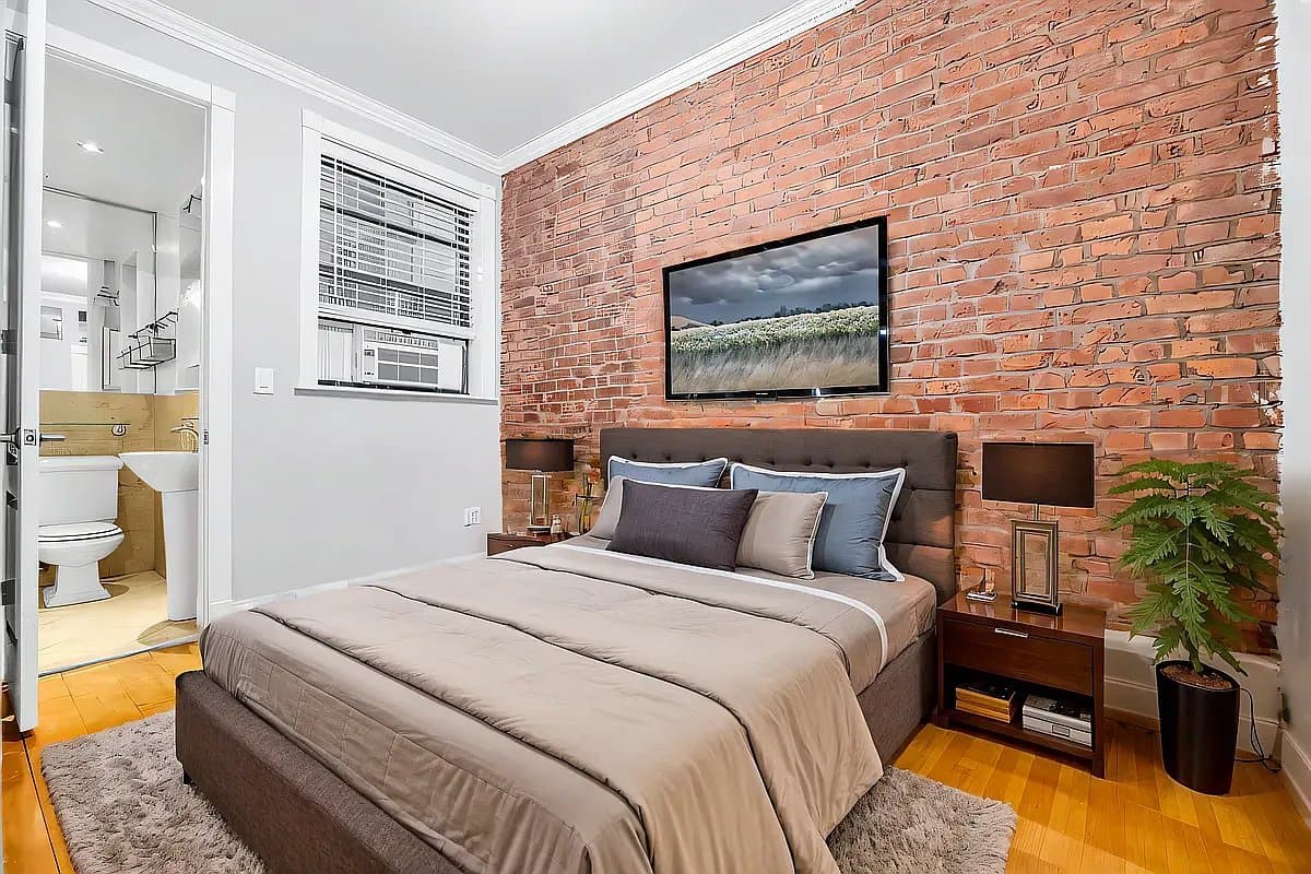 2 bed apartment at 127 East 7th Street, Unit 4C, East Village, photo 2 of 5