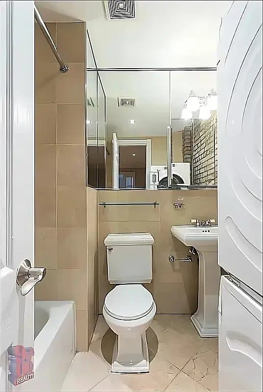 2 bed apartment at 127 East 7th Street, Unit 4C, East Village, photo 5 of 5