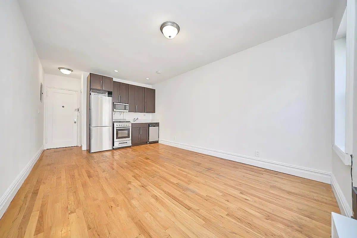 Studio apartment at 120 East 4th Street, Unit 4B, East Village, photo 3 of 4