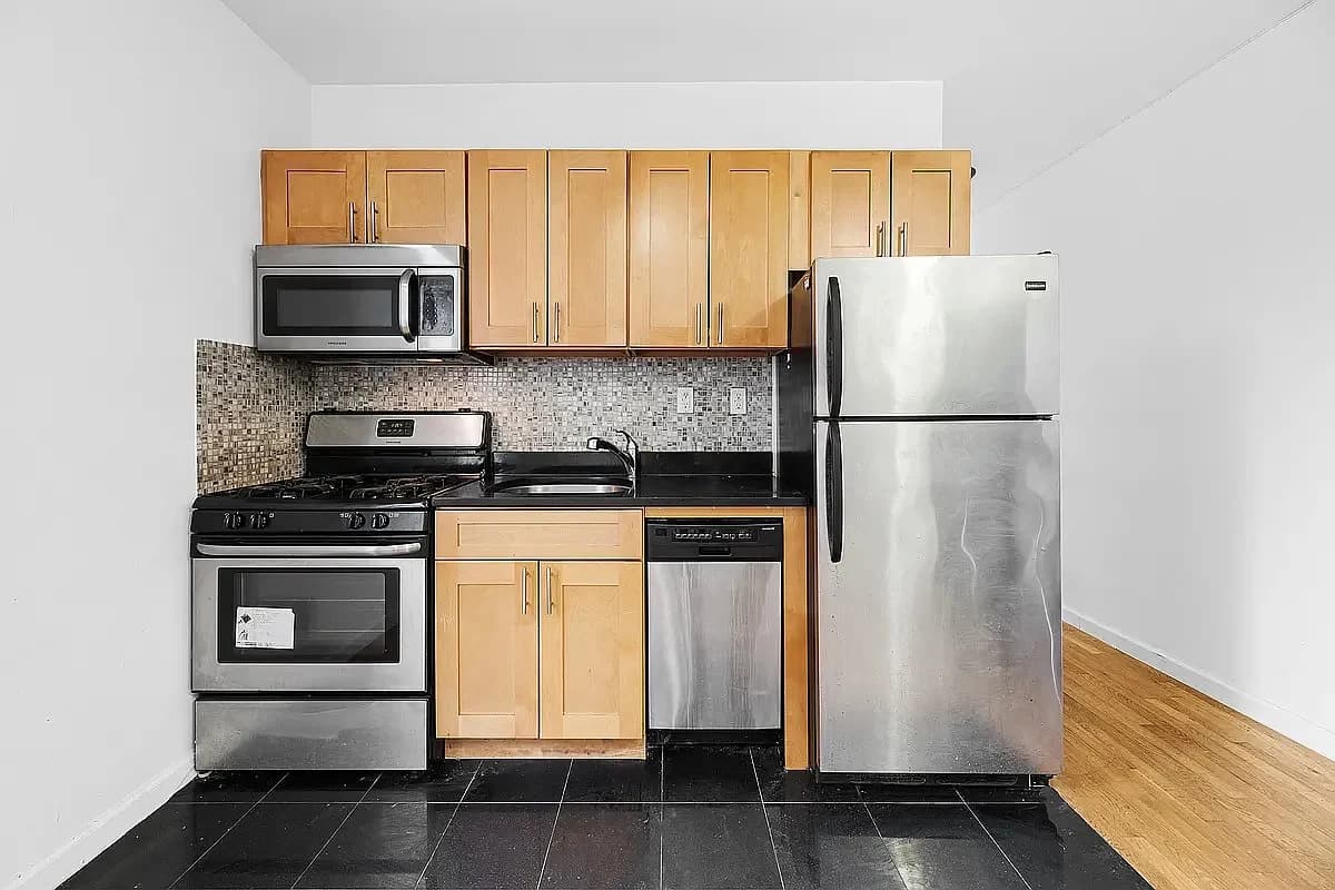3 bed apartment at 101 Delancey Street, Unit 2, Lower East Side, photo 5 of 6