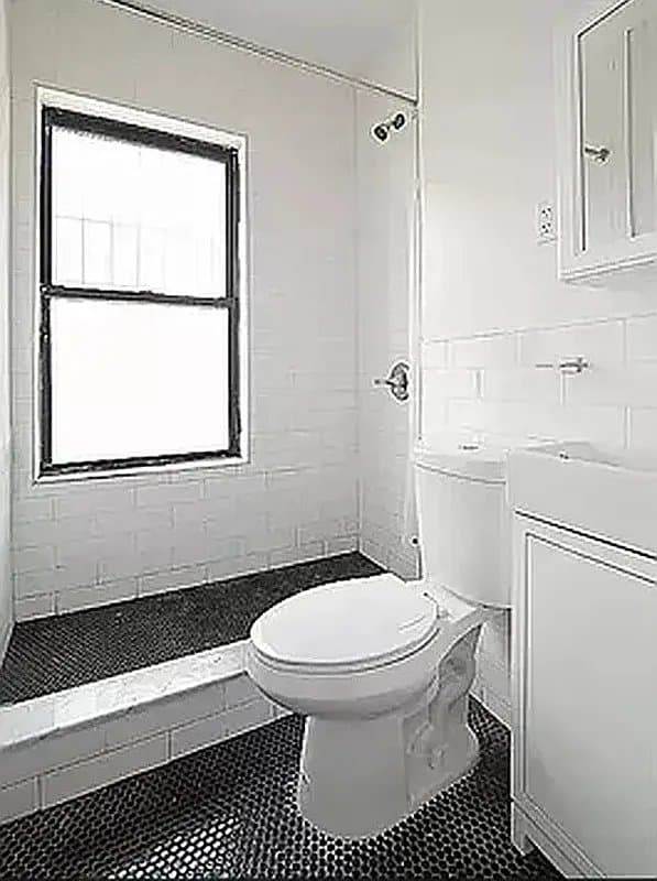 2 bed apartment at 406 West 39th Street, Unit 5R, Hell's Kitchen, photo 5 of 7
