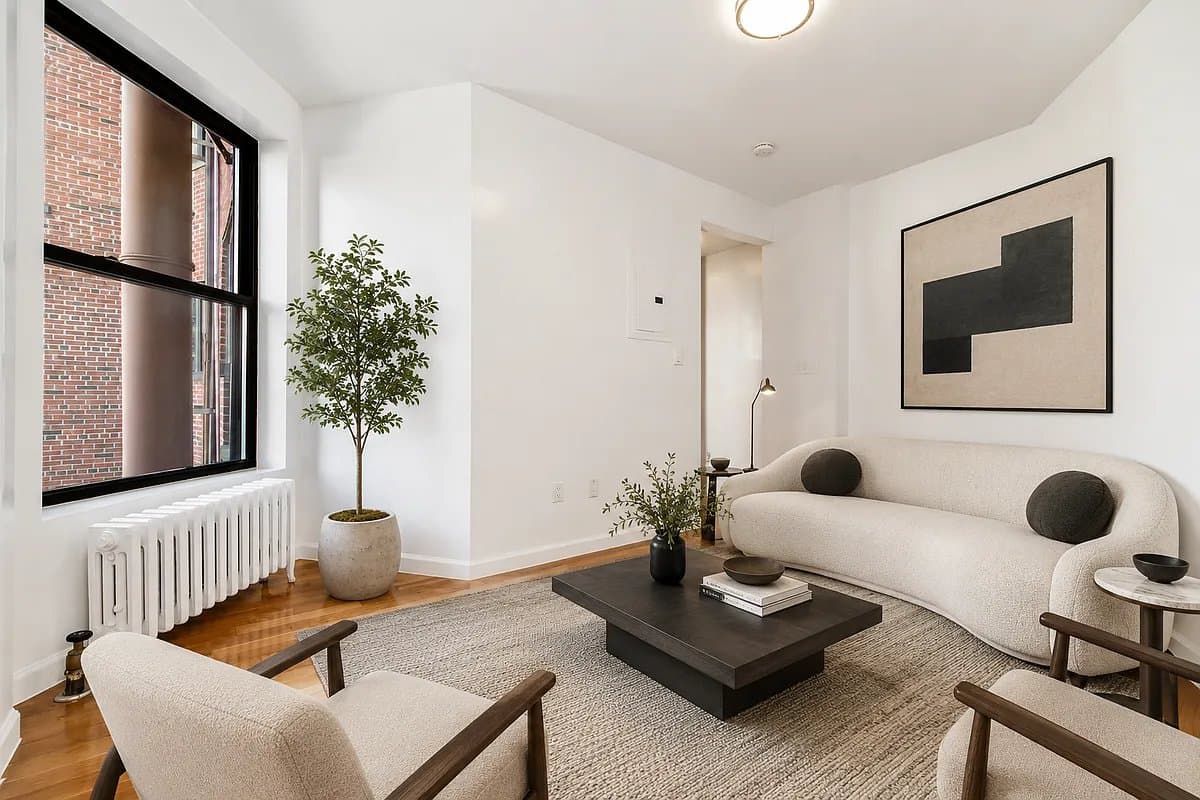 2 bed apartment at 117 Perry Street, Unit 11, West Village, photo 1 of 8