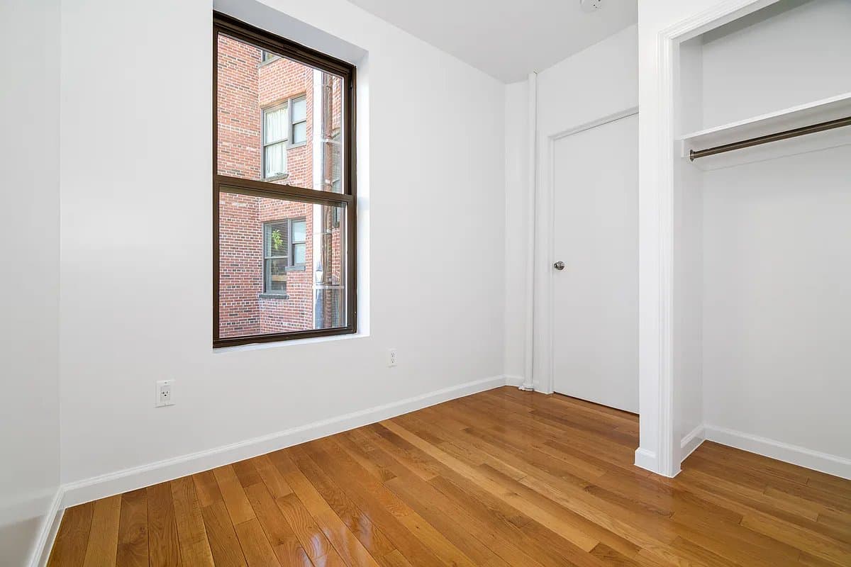 2 bed apartment at 117 Perry Street, Unit 11, West Village, photo 7 of 8