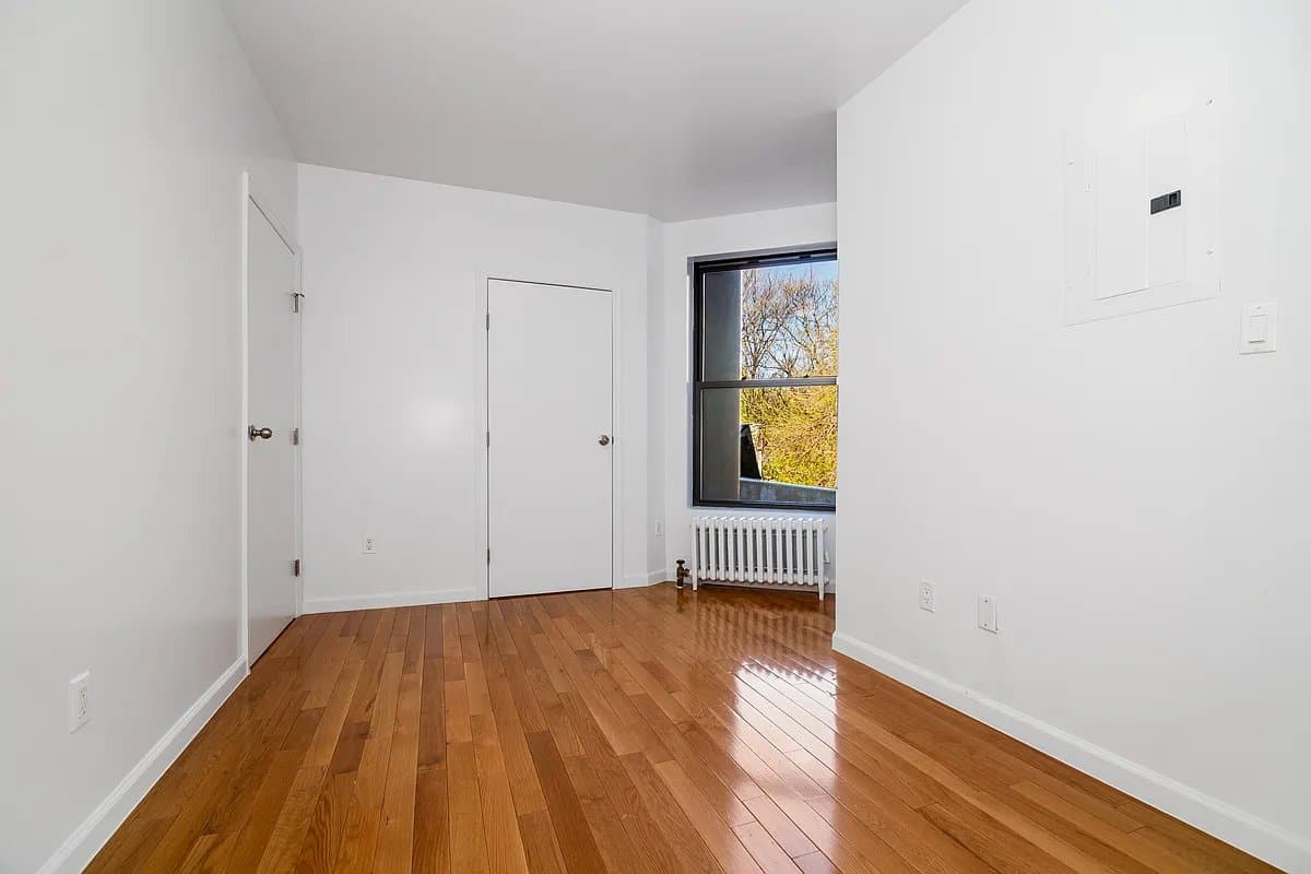 2 bed apartment at 117 Perry Street, Unit 11, West Village, photo 6 of 8