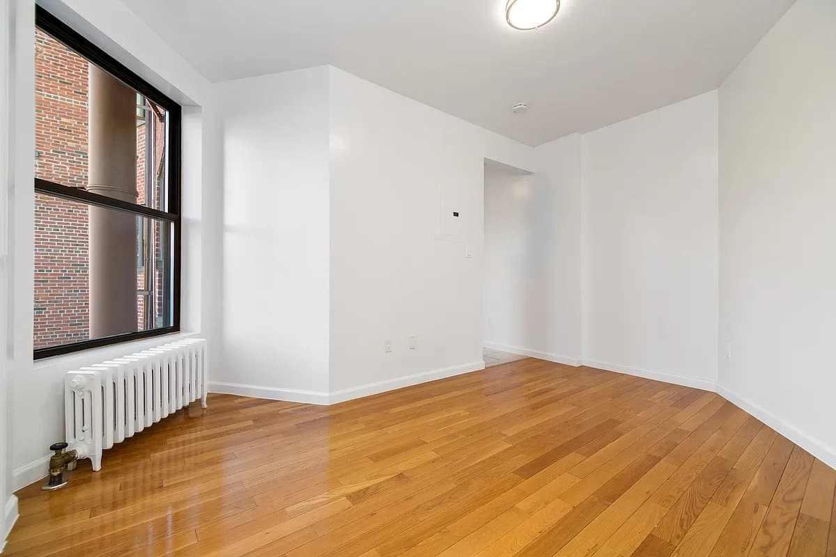 2 bed apartment at 117 Perry Street, Unit 11, West Village, photo 4 of 8