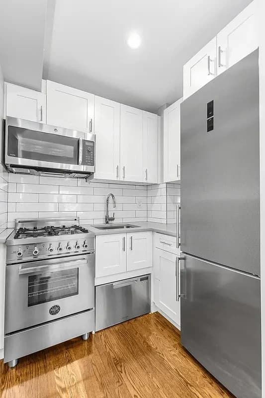 Studio apartment at 99 Suffolk Street, Unit 5F, Lower East Side, photo 3 of 4