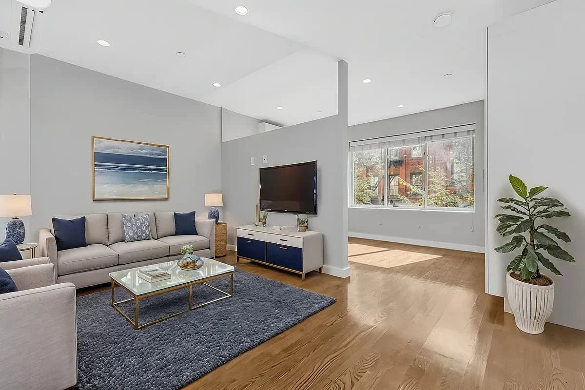 Studio apartment at 99 Suffolk Street, Unit 5F, Lower East Side, photo 1 of 4