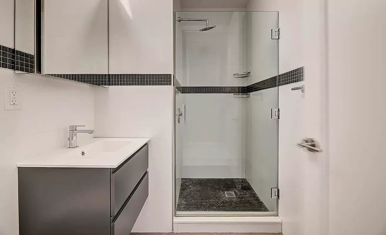 1 bed apartment at 161 Stanton Street, Unit S2, Lower East Side, photo 4 of 4