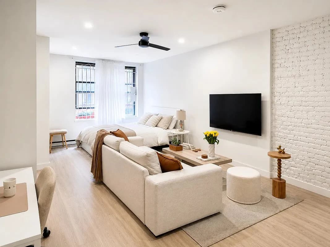 Studio apartment at 228 East 25th Street, Unit 3, Kips Bay, photo 1 of 4