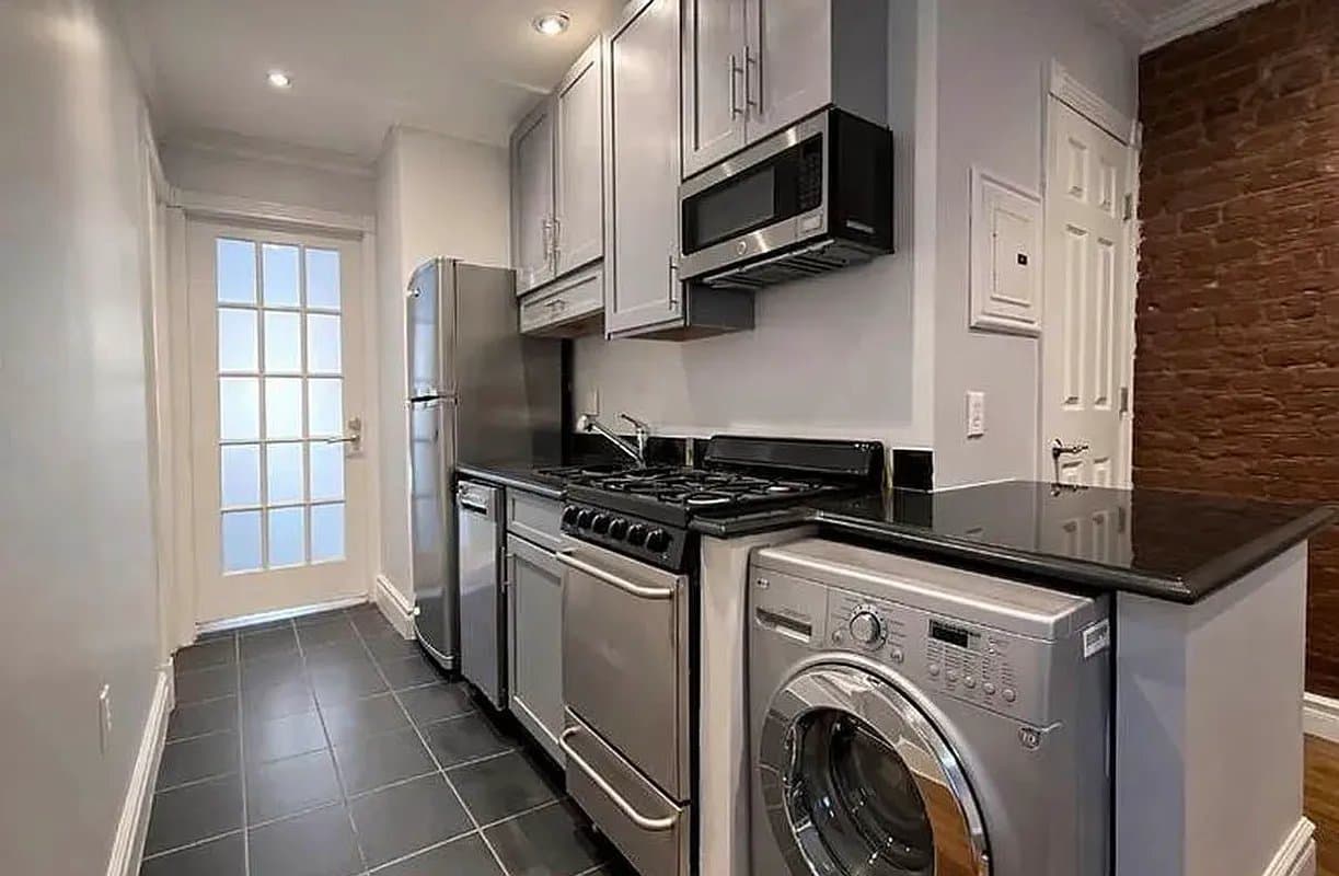2 bed apartment at 410 East 13th Street, Unit 5/B, East Village, photo 4 of 5