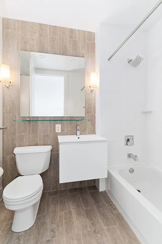 1 bed apartment at 50 Murray Street, Unit 1736, Financial District, photo 4 of 5