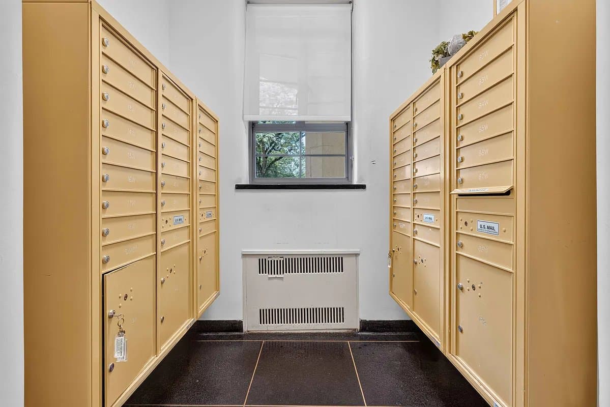 1 bed apartment at 150 Greenway Terrace, Unit W43, Forest Hills, photo 10 of 15