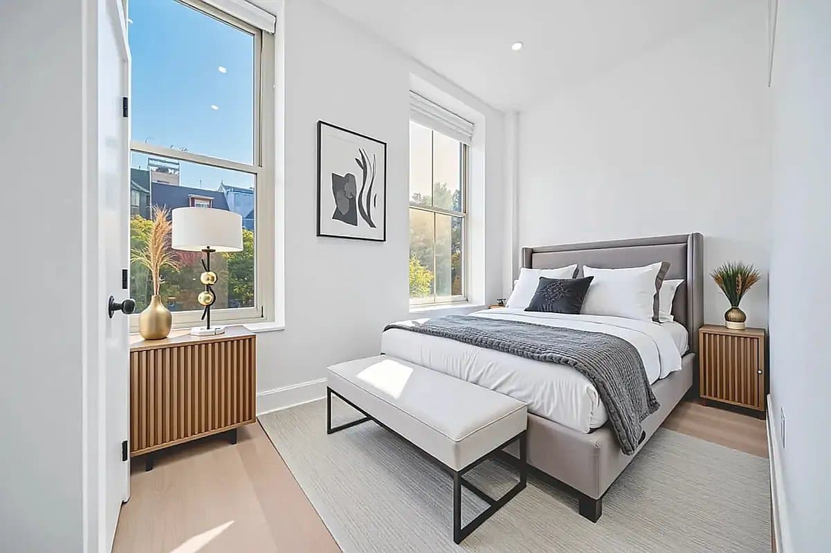 1 bed apartment at 19 Saint Mark's Place, Unit 5H, East Village, photo 1 of 5
