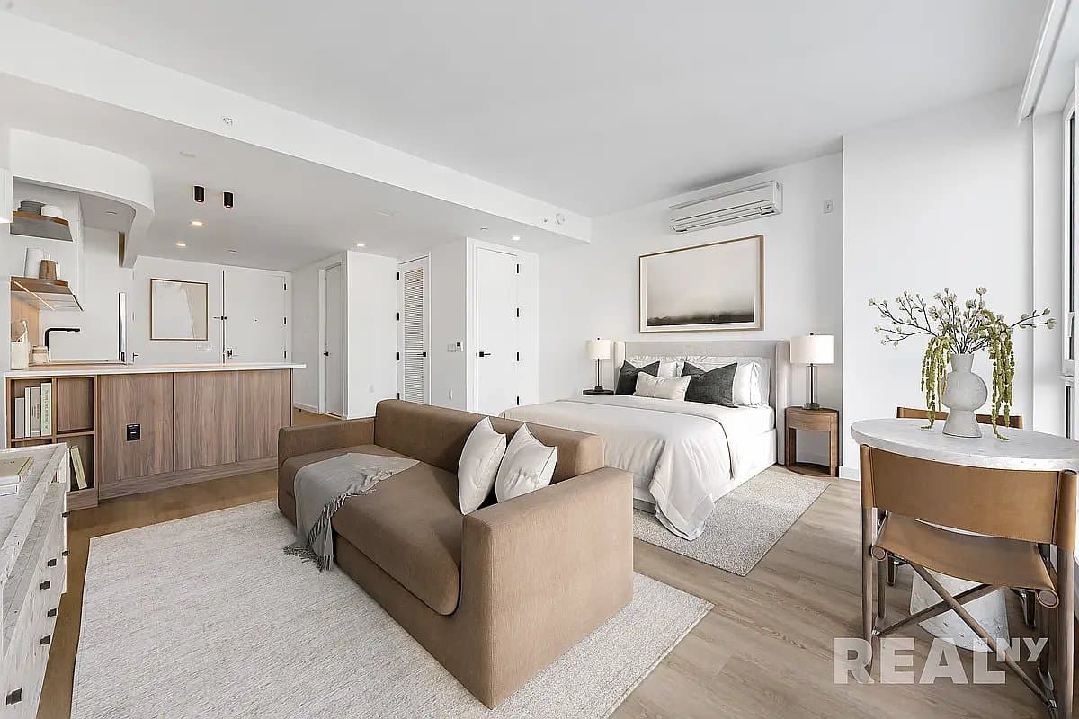 Studio apartment at 953 Dean Street, Unit 17, Crown Heights, photo 2 of 6