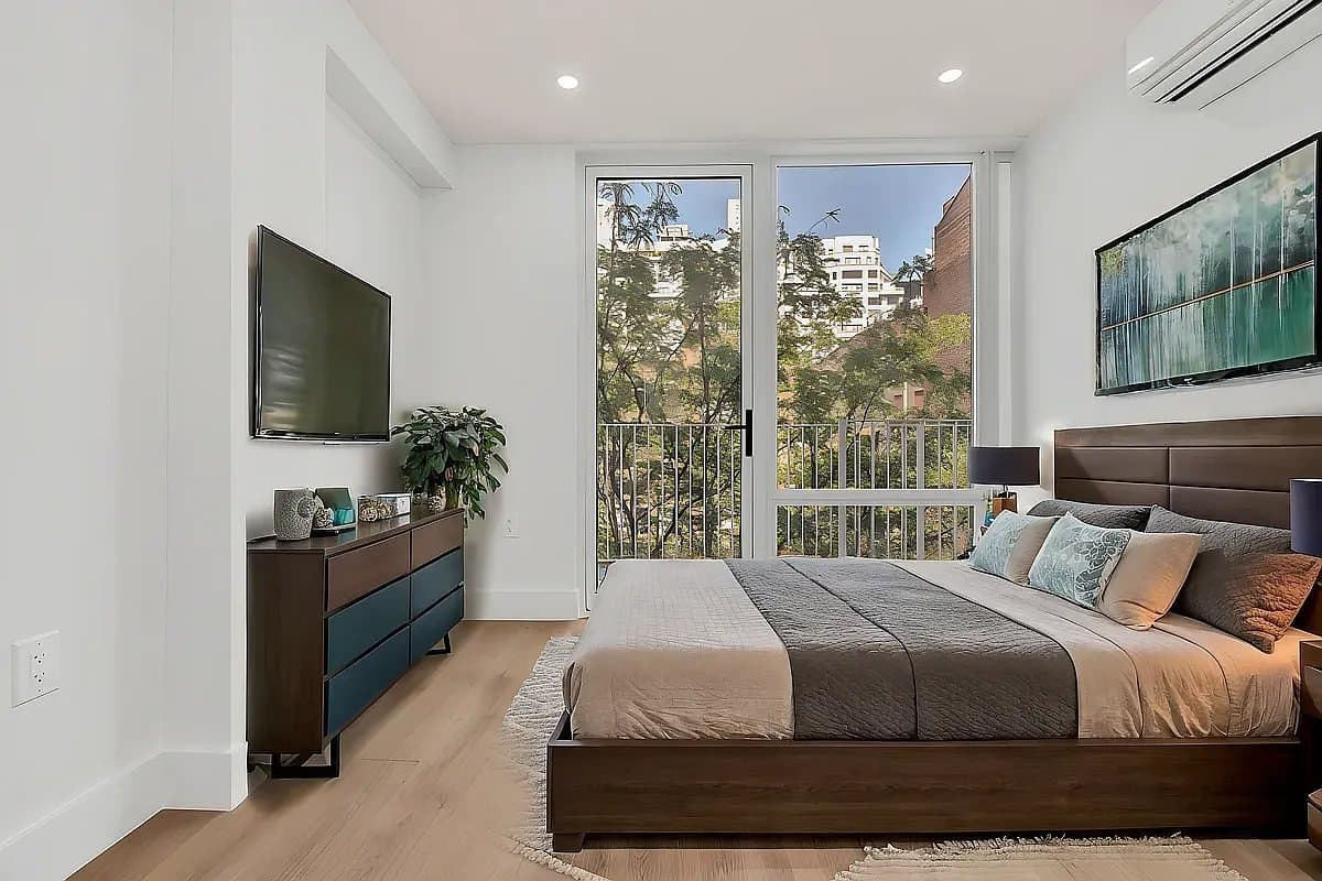 20 East 13th Street, photo 4