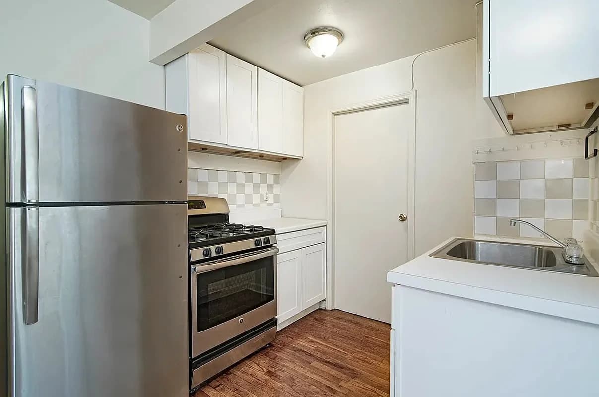 2 bed apartment at 205 Allen Street, Unit 17, Lower East Side, photo 4 of 5