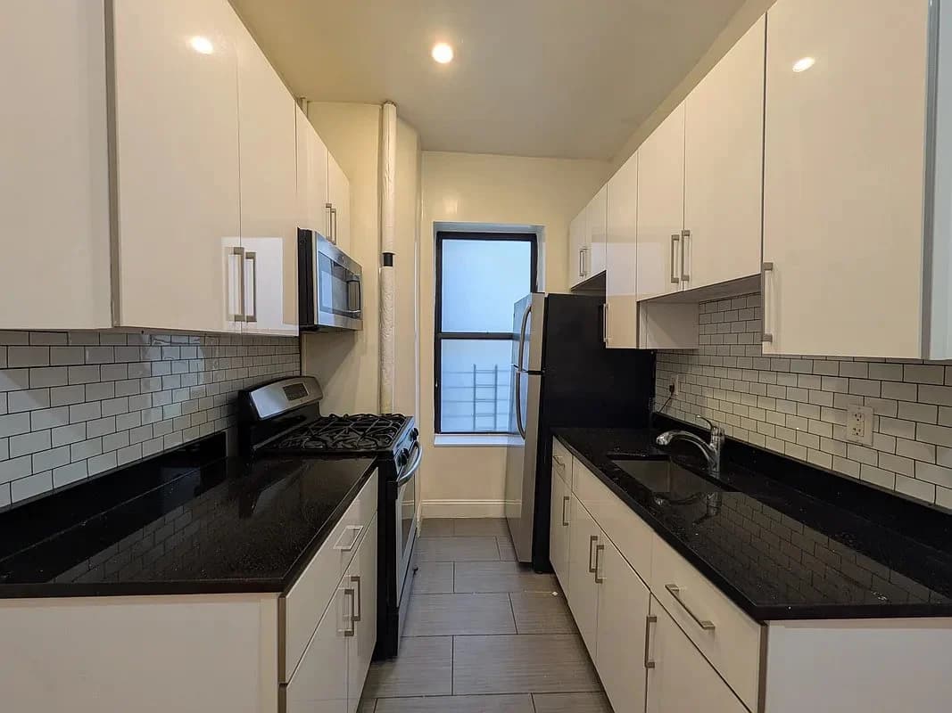 2 bed apartment at 533 West 158th Street, Unit 32, Washington Heights, photo 4 of 9