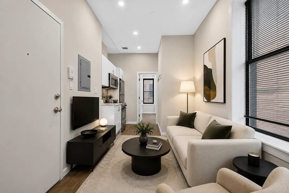 1 bed apartment at 250 Broome Street, Unit 1, Lower East Side, photo 1 of 5