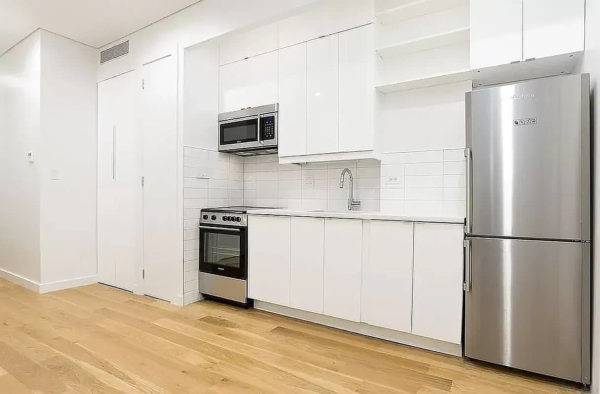1 bed apartment at 100 Forsyth Street, Unit 2, Chinatown, photo 4 of 8