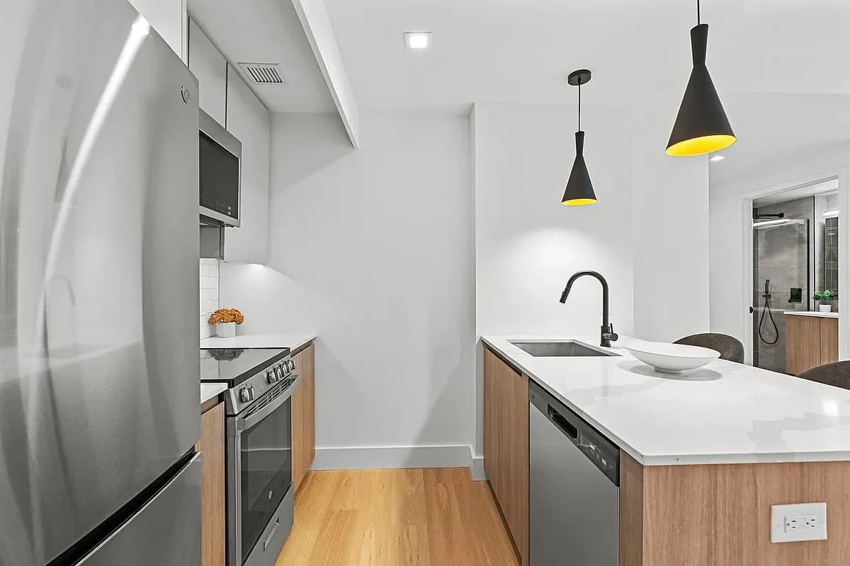 2 bed apartment at 63 Pitt Street, Unit 10B, Lower East Side, photo 5 of 6