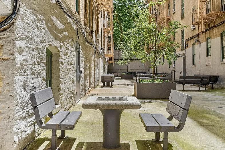 Studio apartment at 248 West 64th Street, Unit 5H, Upper West Side, photo 9 of 11