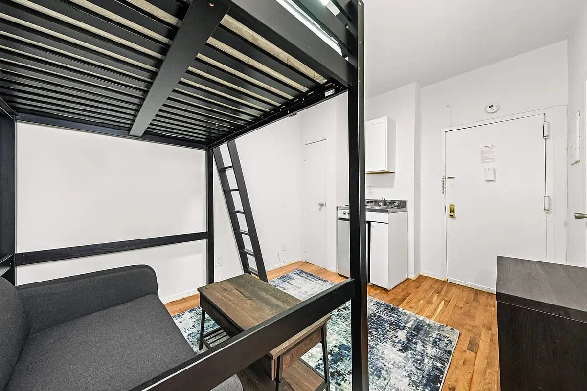 248 West 64th Street, photo 2
