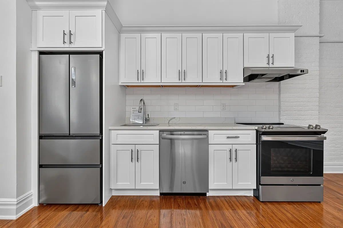 702 Greenwich Street, photo 4