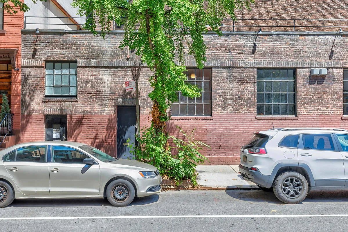Studio apartment at 702 Greenwich Street, Unit 1, West Village, photo 8 of 8