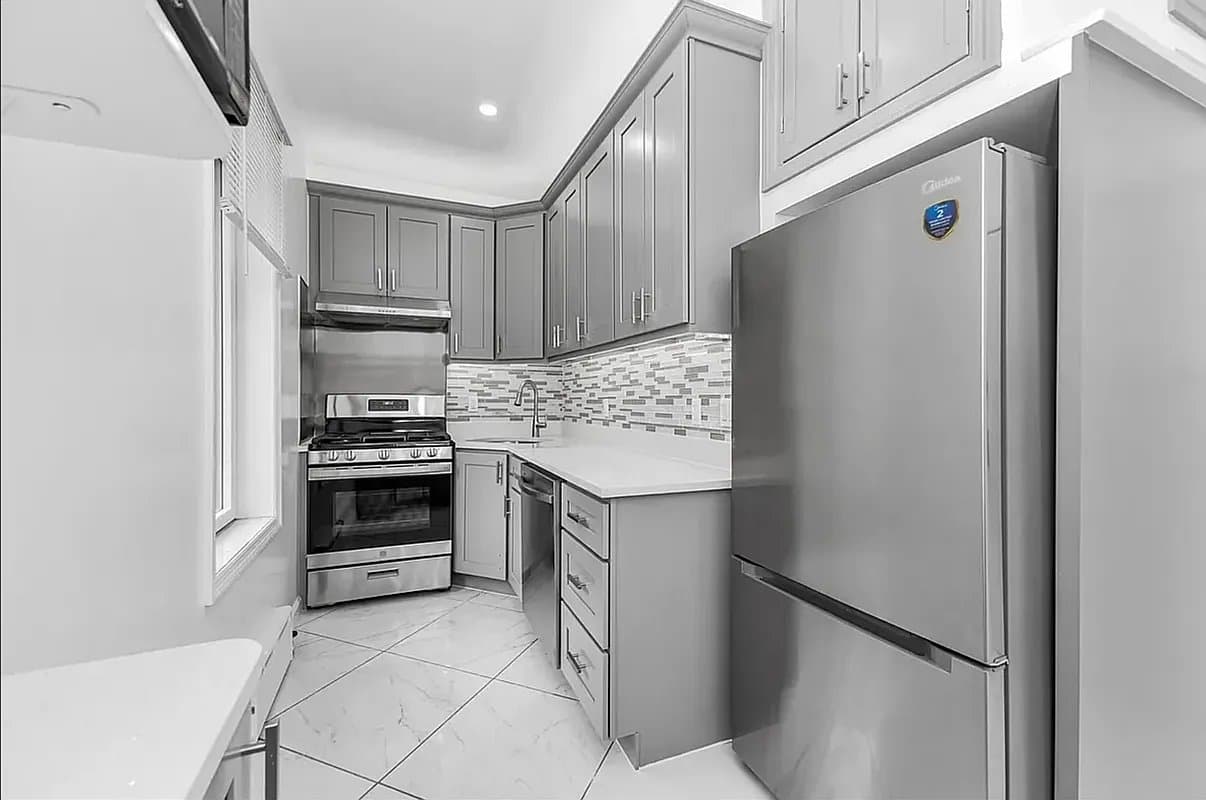 318 East 62nd Street, photo 4