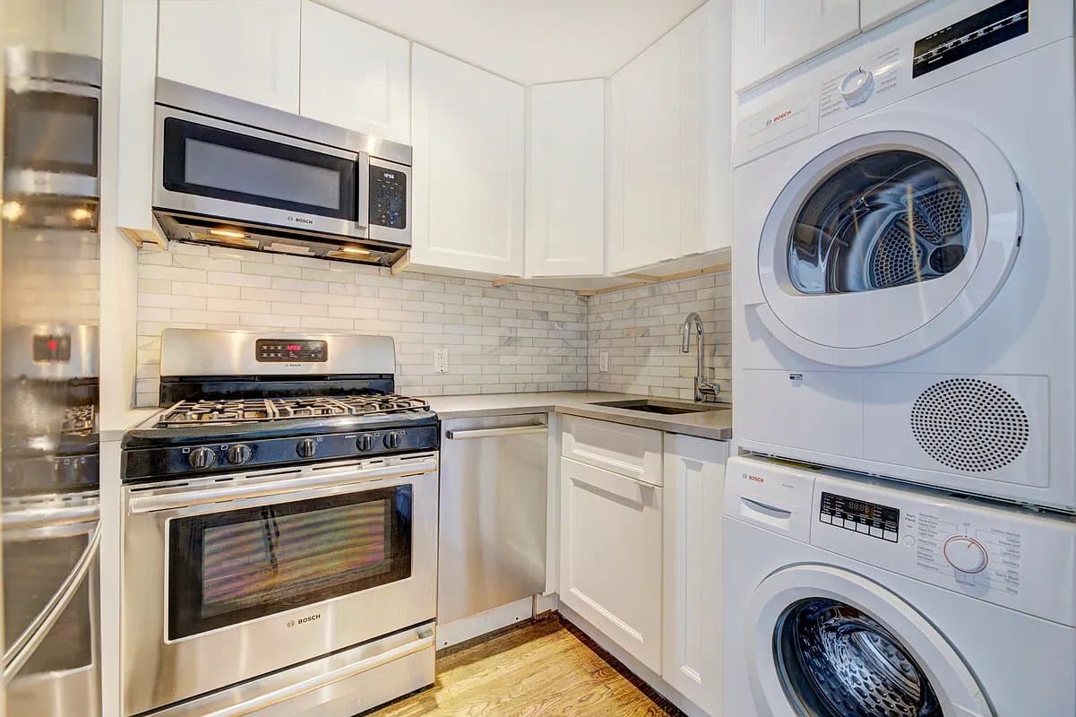 2 bed apartment at 114 Ridge Street, Unit 3B, Lower East Side, photo 4 of 8