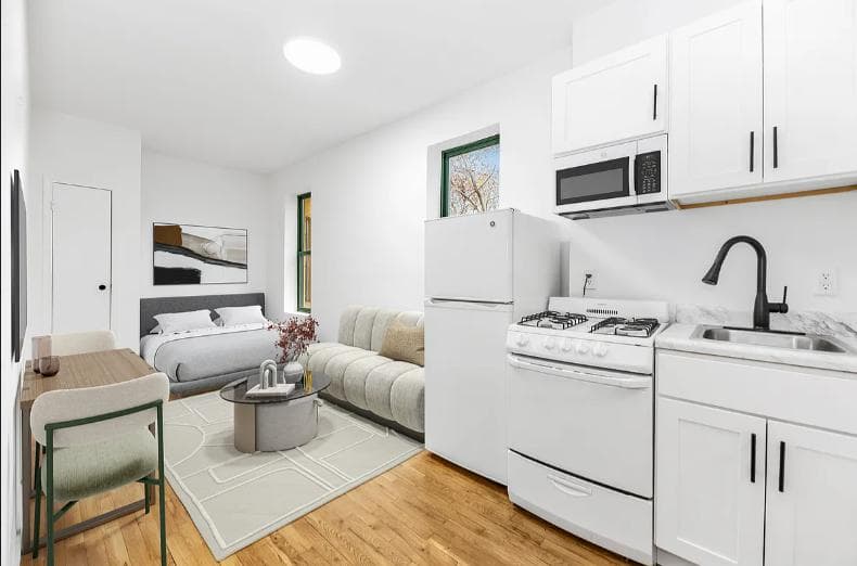 Studio apartment at 248 West 64th Street, Unit 2G, Upper West Side, photo 1 of 11