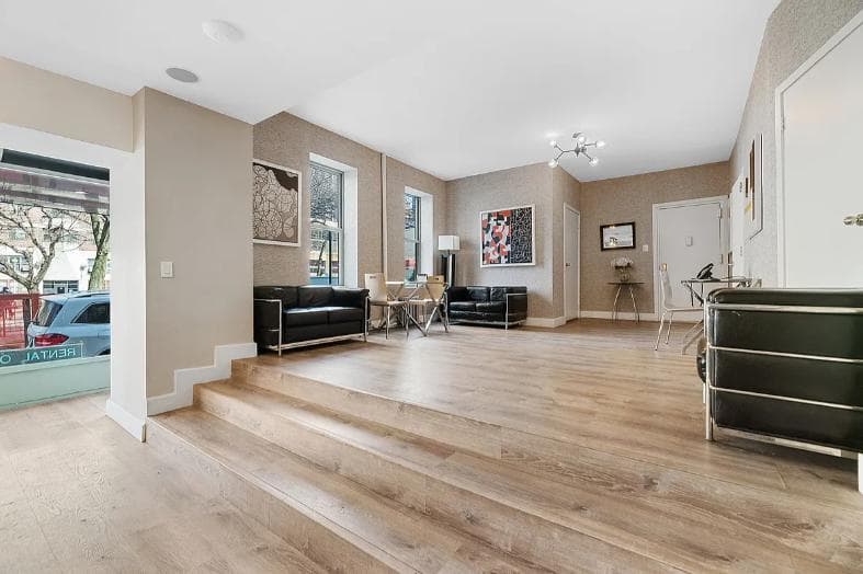 Studio apartment at 248 West 64th Street, Unit 2G, Upper West Side, photo 3 of 11